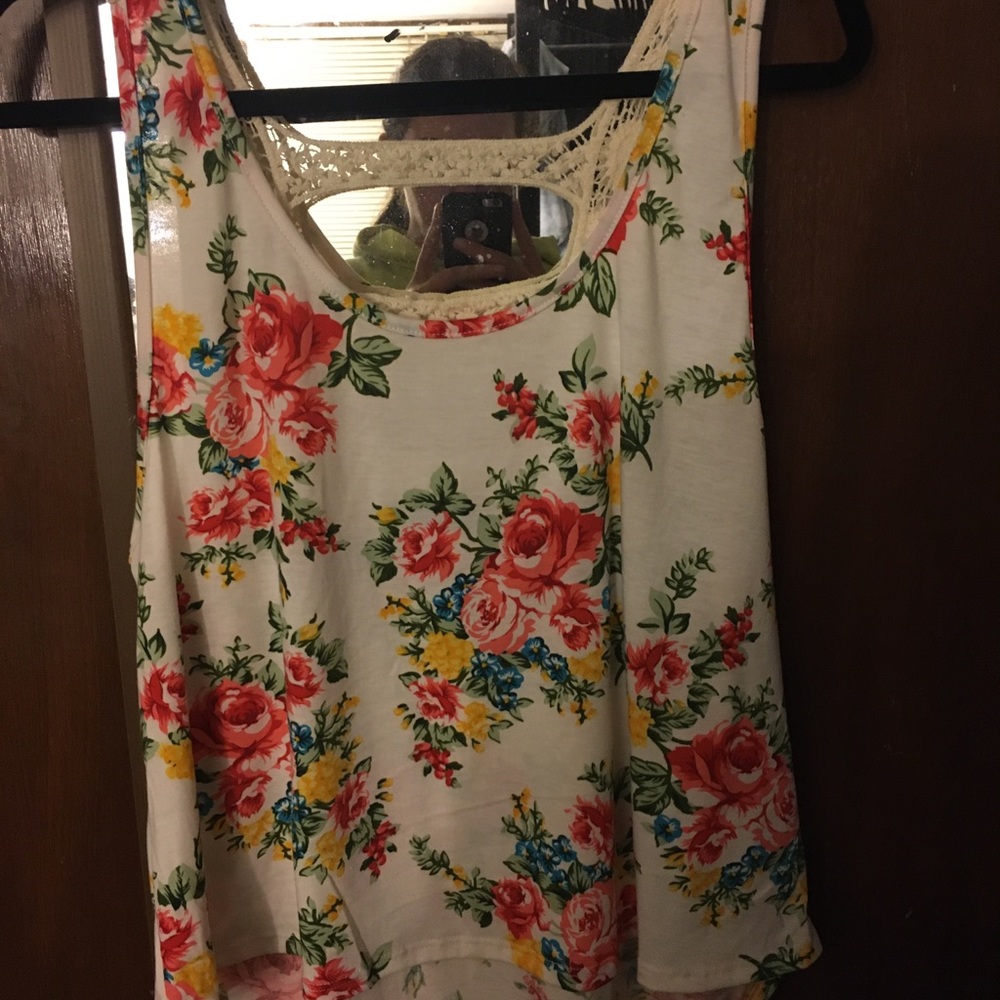 NWOT Floral tank with lace back
